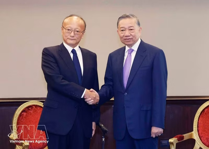Viet Nam's top leader receives Philippines-based organisations, businesses