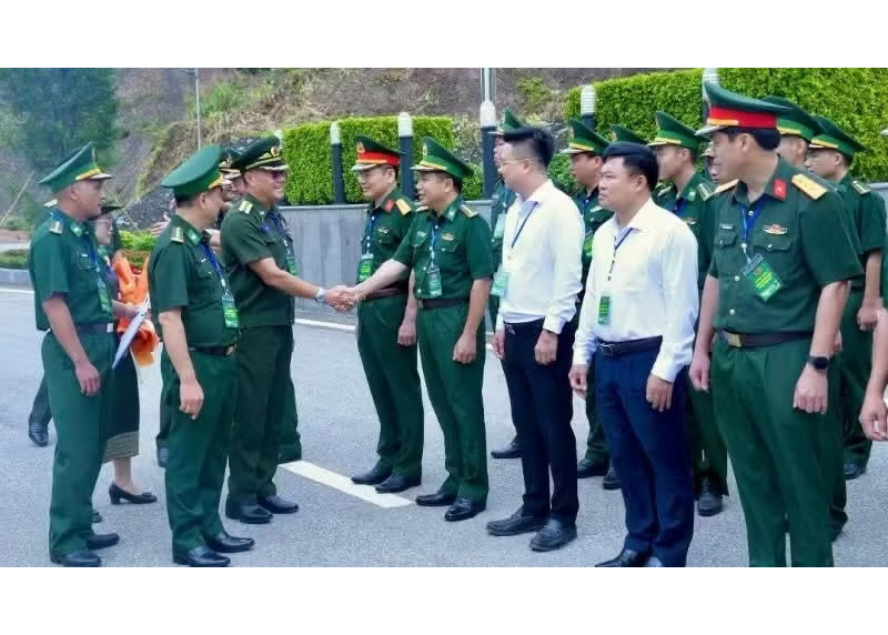 Viet Nam, Laos strengthen solidarity through defence cooperation