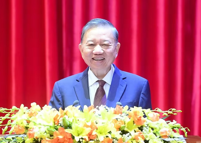 Top leader attends opening of knowledge update programme for 14th Party Central Committee members