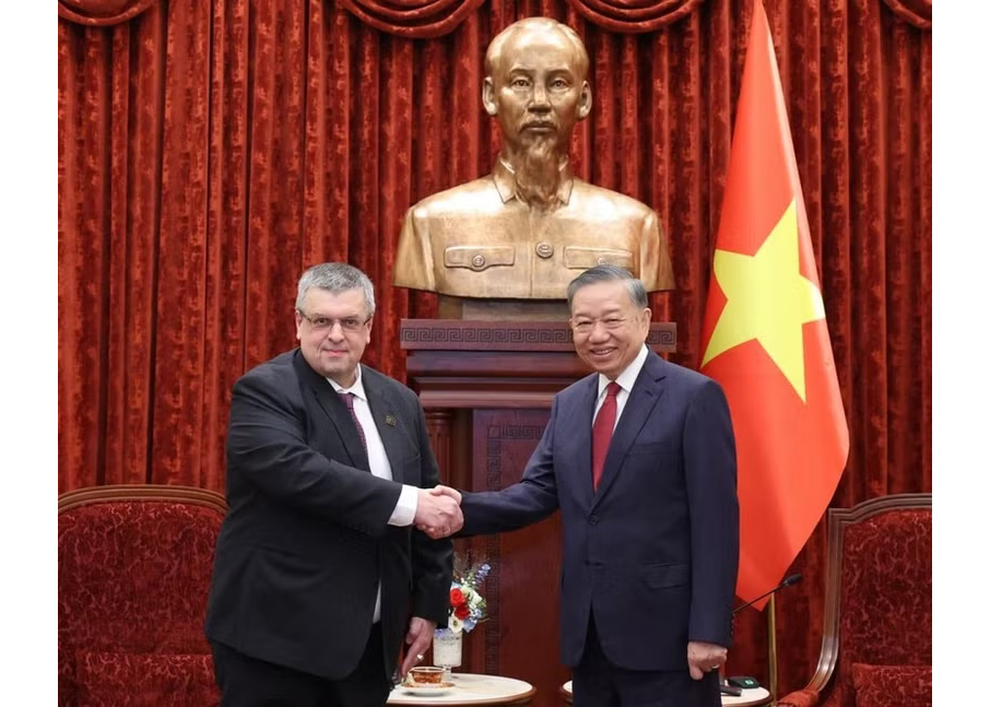 Top Vietnamese leader confident relations with Russia will continue to develop strongly