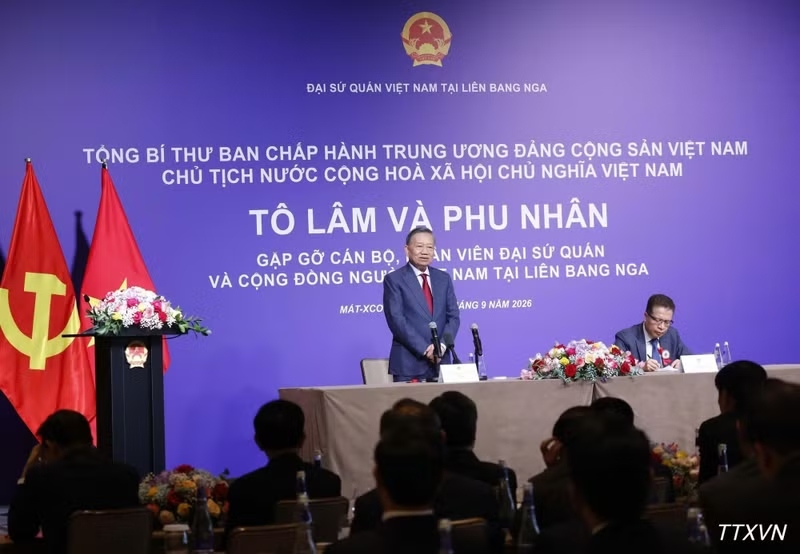 General Secretary and President To Lam meets Vietnamese community in Russia