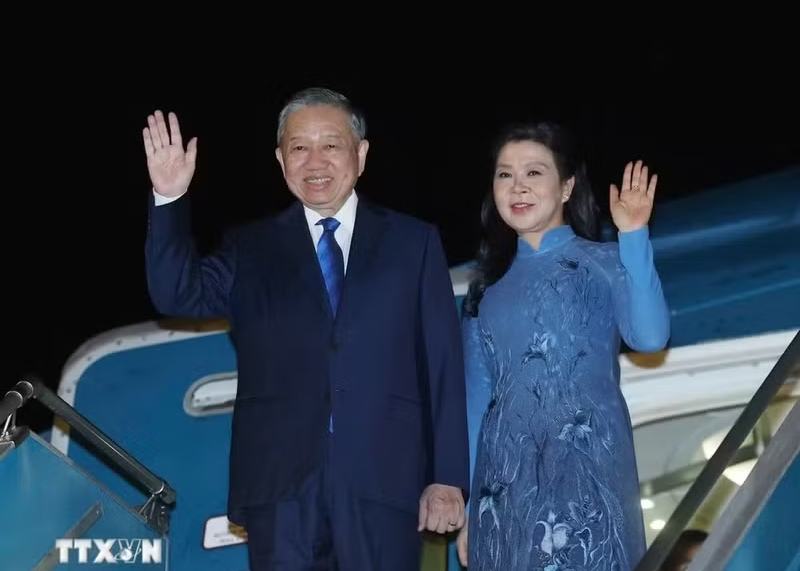 Top leader and spouse depart for Denmark, European Union and Belgium