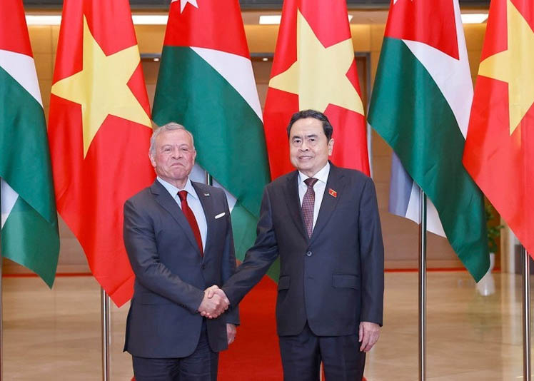 Top Vietnamese legislator meets visiting Jordanian King