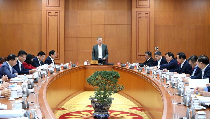 Party leader requests thorough preparations to ensure success of 14th National Party Congress